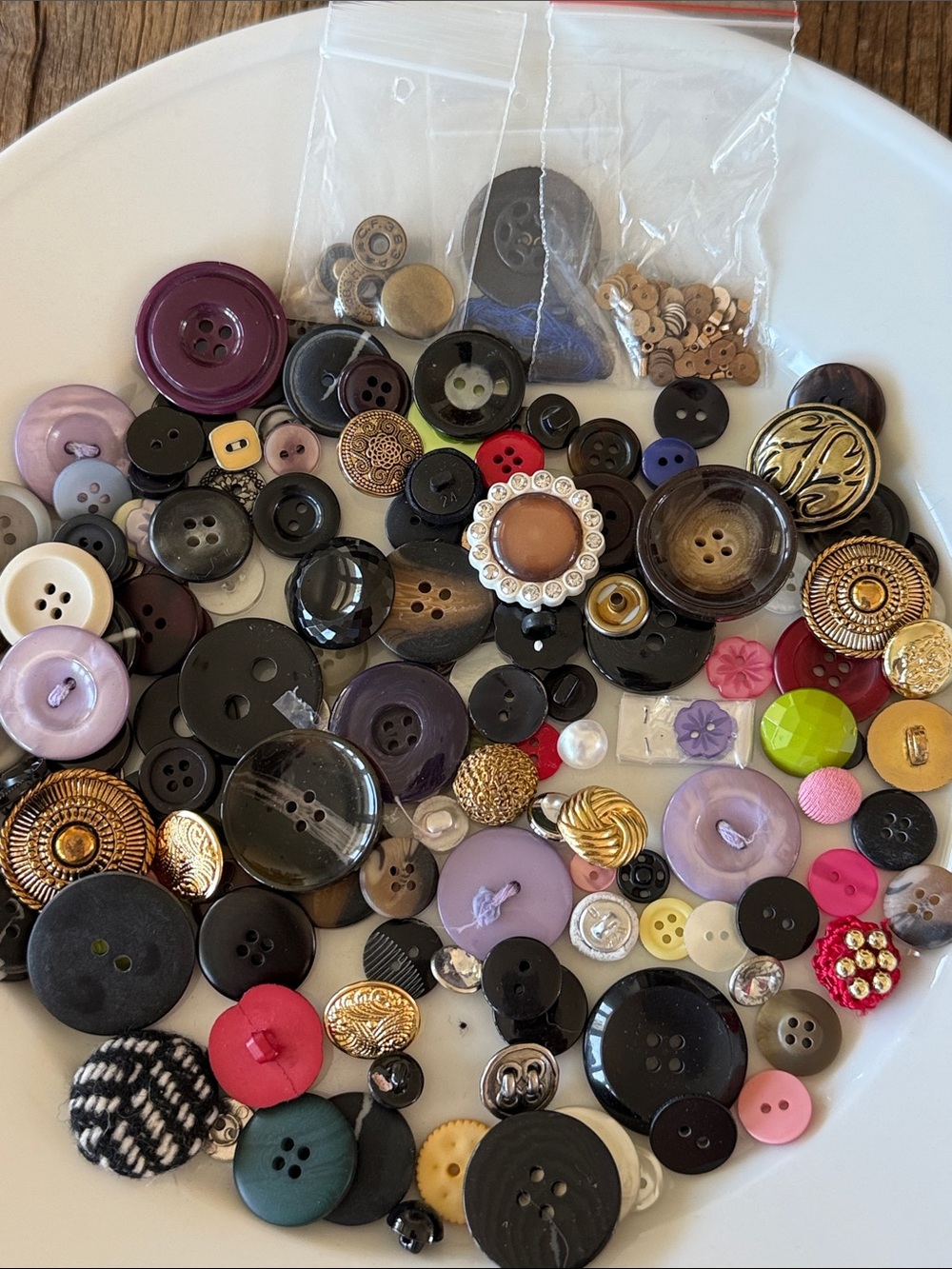 Mixed Assorted Buttons - Multi Color Decorative Sewing Mix